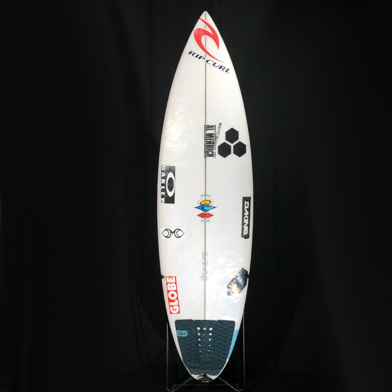 5'8" Happy with fins